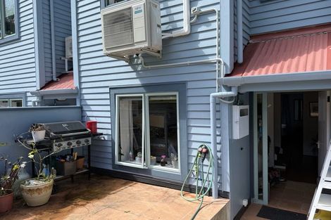 Photo of property in 93a Kelburn Parade, Kelburn, Wellington, 6012