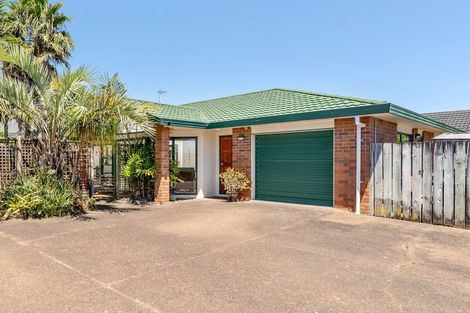 Photo of property in 285 Hobsonville Road, Hobsonville, Auckland, 0618