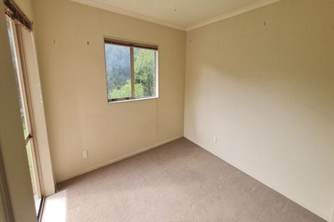 Photo of property in 42 Peninsula Road, Mangere, Auckland, 2022