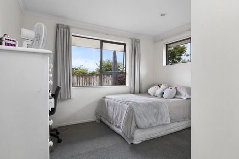 Photo of property in 12 Greenough Place, Rototuna, Hamilton, 3210