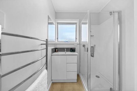 Photo of property in 2/37 Blacklock Avenue, Henderson, Auckland, 0612