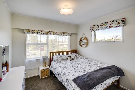 Photo of property in 9 Upham Crescent, Taradale, Napier, 4112