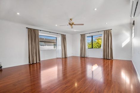 Photo of property in 103 Golf Road, New Lynn, Auckland, 0600