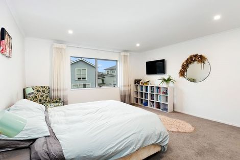 Photo of property in 11 Kukuwai Avenue, Red Beach, 0932