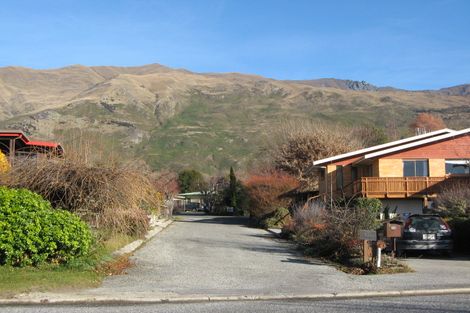 Photo of property in 19b Sargood Drive, Wanaka, 9305