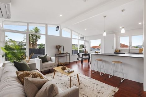 Photo of property in 1/49 Fairclough Road, Beach Haven, Auckland, 0626