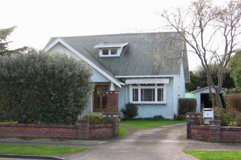 Photo of property in 6 Nikau Street, Takaro, Palmerston North, 4410