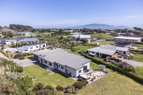 Photo of property in 242 Peka Peka Road, Peka Peka, Waikanae, 5391