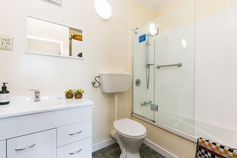 Photo of property in Hobson Court Flats, 66/70 Hobson Street, Thorndon, Wellington, 6011