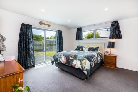 Photo of property in 28 Montgomery Crescent, Kinloch, Taupo, 3377