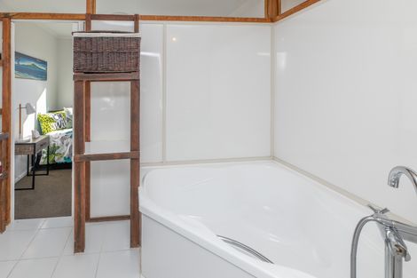 Photo of property in 19 Oxford Street, Waikari, 7420