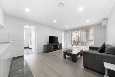 Photo of property in 51 Mt Lebanon Crescent, The Gardens, Auckland, 2105