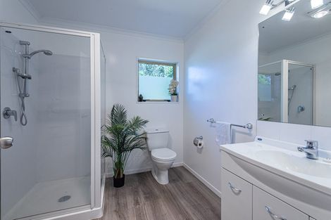 Photo of property in 6 Ishtar Place, One Tree Point, 0118