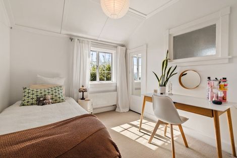 Photo of property in 4 Manuka Terrace, Eastbourne, Lower Hutt, 5013