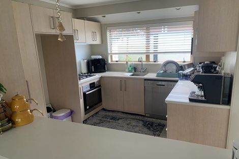 Photo of property in 1/15 Sunnynook Road, Forrest Hill, Auckland, 0620