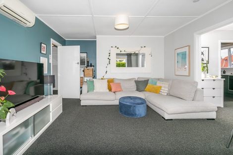 Photo of property in 15 Sandwich Road, St Andrews, Hamilton, 3200