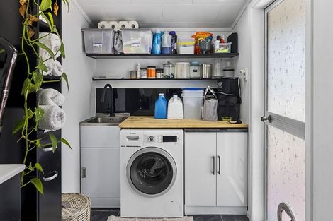 Photo of property in 42 Denby Road, Hawera, 4672