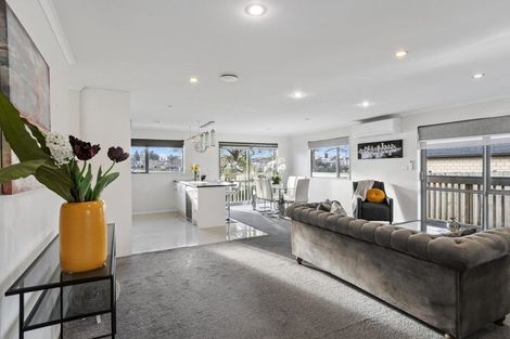 Photo of property in 2f Wood Street, Papakura, 2110