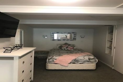 Photo of property in 77 Brian Crescent, Stanmore Bay, Whangaparaoa, 0932