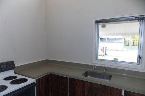 Photo of property in 6 Westmere Place, Takaro, Palmerston North, 4412