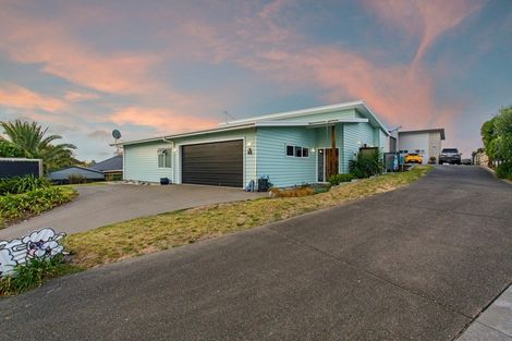 Photo of property in 32a Ohuirehe Road, Coastlands, Whakatane, 3120