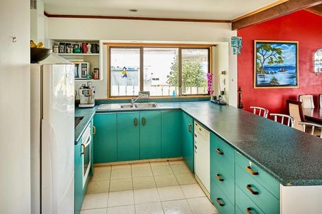 Photo of property in 16 Moana Road, Plimmerton, Porirua, 5026
