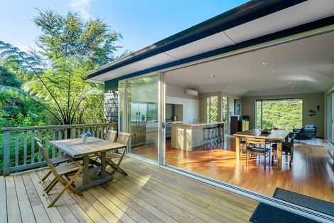 Photo of property in 9 Herrings Cove Place, Titirangi, Auckland, 0604