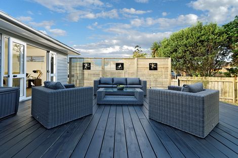 Photo of property in 50a Godley Road, Green Bay, Auckland, 0604