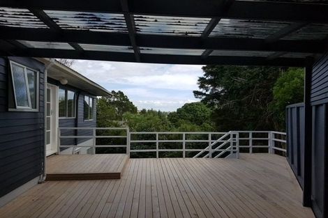 Photo of property in 27 Park Hill Road, Birkenhead, Auckland, 0626