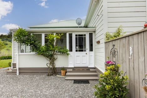 Photo of property in 52 Waipuka Road, Waimarama, Havelock North, 4294