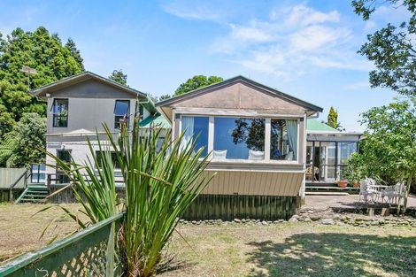 Photo of property in 1939 South Road, Pitone, New Plymouth, 4374