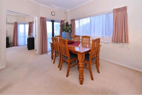 Photo of property in 43 Ribbonwood Crescent, Goodwood Heights, Auckland, 2105