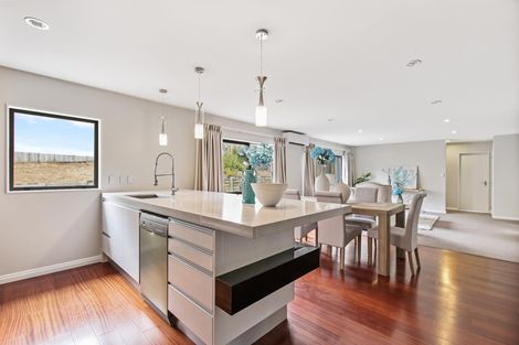 Photo of property in 99 Laurel Oak Drive, Schnapper Rock, Auckland, 0632