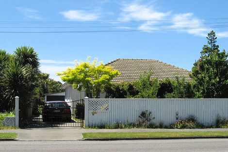 Photo of property in 216 Avonhead Road, Avonhead, Christchurch, 8042