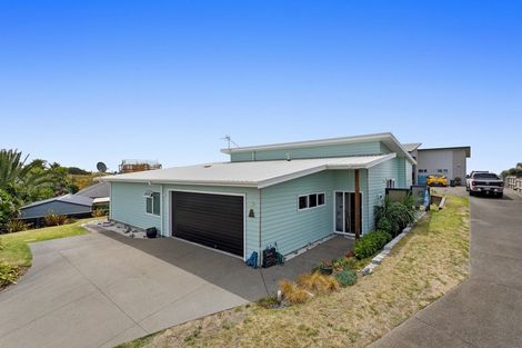 Photo of property in 32a Ohuirehe Road, Coastlands, Whakatane, 3120