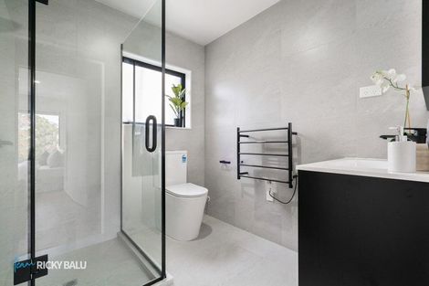 Photo of property in 43a Mirrabooka Avenue, Botany Downs, Auckland, 2010