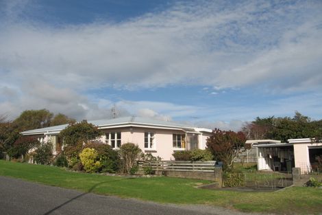 Photo of property in 1 Huia Road, Raumati Beach, Paraparaumu, 5032