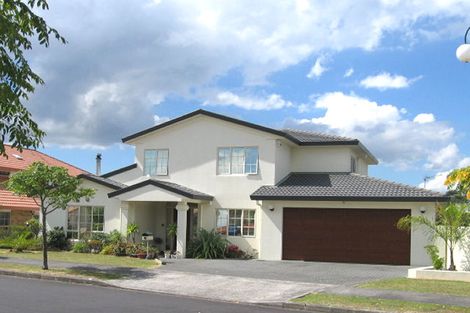 Photo of property in 15 Vermeer Place, West Harbour, Auckland, 0618