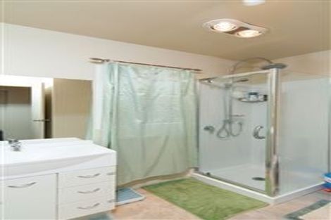 Photo of property in 21b Archers Road, Hillcrest, Auckland, 0629