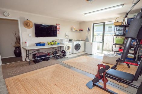 Photo of property in 15 Henry Partington Place, Greenhithe, Auckland, 0632