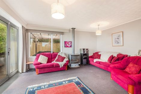 Photo of property in 30 Poto Road, Normandale, Lower Hutt, 5010