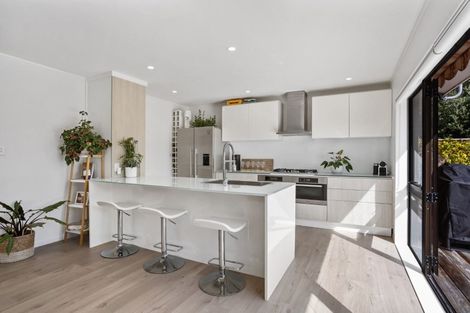 Photo of property in 1/5 Argyle Terrace, Milford, Auckland, 0620