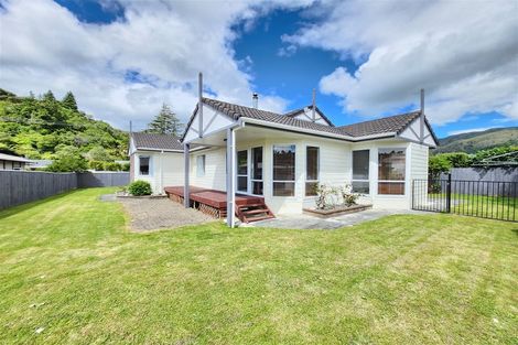 Photo of property in 26 Glen Road, Stokes Valley, Lower Hutt, 5019