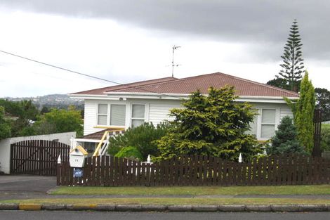 Photo of property in 73 Tirimoana Road, Te Atatu South, Auckland, 0602