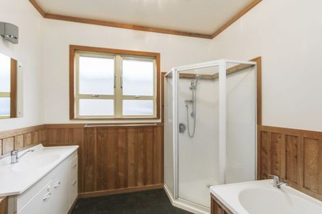 Photo of property in 130 Regan Street, Stratford, 4332