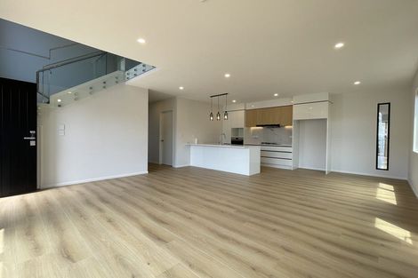 Photo of property in 6 Vanbrugh Place, Bucklands Beach, Auckland, 2014