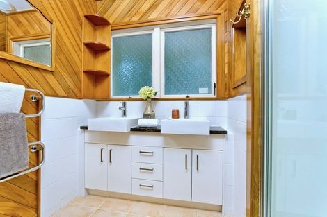 Photo of property in 171a Mokoia Road, Birkenhead, Auckland, 0626