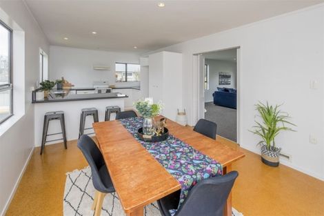 Photo of property in 6 Highbury Drive, Levin, 5510