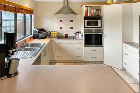 Photo of property in 14 Greenough Place, Rototuna, Hamilton, 3210