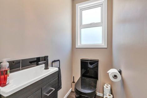 Photo of property in 63 Domett Street, Waitara, 4320